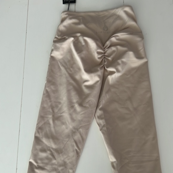 Ryderwear Elevate Scrunch Bum Leggings - Picture 3 of 3